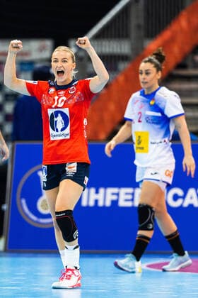 191213 Stine Bredal Oftedal of Norway celebrates during the Women s World Handball Championship semifinal between Norway and Spain on December 13, 2019 in Kumamoto Photo Daniel Stiller Bildbyran kod DS 59429 bbeng dam women handball handboll world handball championship 2019 handball norway norge vm spain spanien jubel,  Copyright: DANIELxSTILLER BB191213DS082