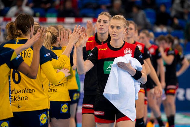 Handball, Women WM 2019, Match for place 7, 9 Matchday , Germany Sweden Kim Naidzinavicius Germany Bietigheim Kumamoto Park Dome Kumamoto Japan