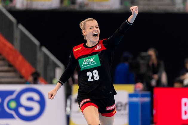 Handball, Women WM 2019, Game for place 7, 9 Matchday , Germany Sweden Antje Lauenroth Germany Bietigheim Kumamoto Park Dome Kumamoto Japan