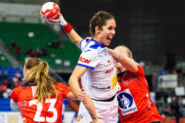 191213 Mireya Gonzalez Alvarez of Spain in action during the Women s World Handball Championship semifinal between Norway and Spain on December 13, 2019 in Kumamoto Photo Daniel Stiller Bildbyran kod DS 59429 bbeng dam women handball handboll world handball championship 2019 handball norway norge vm spain spanien,  Copyright: DANIELxSTILLER BB191213DS100