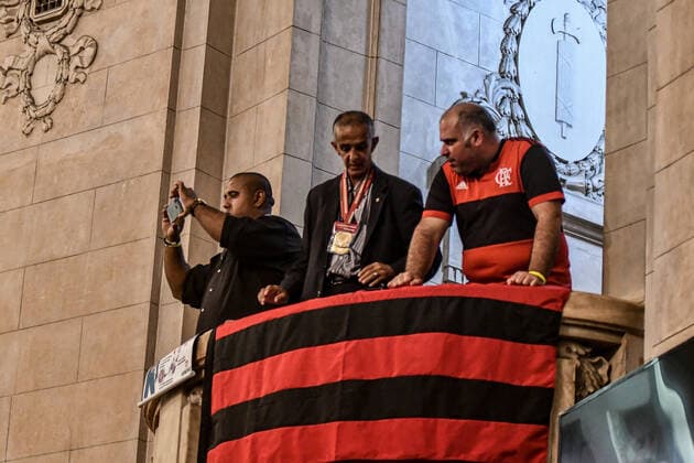 Jorge Jesus recebe medalha Tiradentes RIO DE JANEIRO, RJ - 12.12.2019: JORGE JESUS RECEBE MEDALHA TIRADENTES - Flamengo fans present during the Solemn Session for the delivery of the Tiradentes Medal, held at the Tiradentes Palace, Alerj, located in Rio de Janeiro, RJ, on Thursday night (12). (Photo: Nayra Halm Fotoarena) x1846873x  NayraxHalm