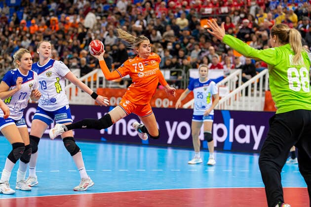 Handball, Womens World Cup 2019, Semifinals, Russia Netherlands Estavana Polman Netherlands , Viktoriia Kalinina Russia Kumamoto Park Dome Kumamoto Japan
