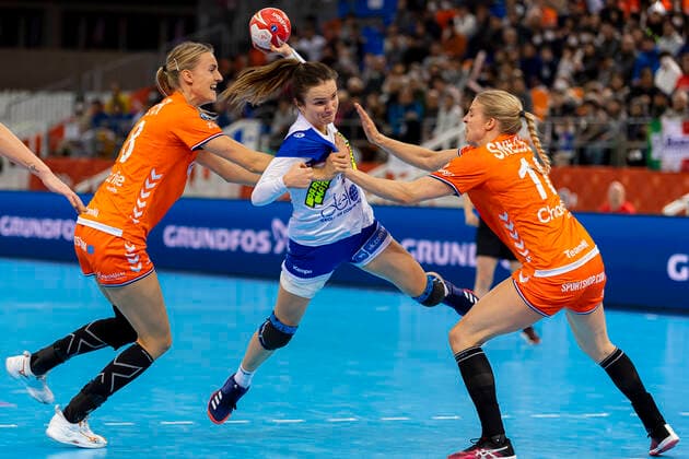 Handball, Women WM 2019, Semifinal, Russia Netherlands Kelly Dulfer Netherlands , Anna Vyakhireva Russia , Danick Snelder Netherlands Kumamoto Park Dome Kumamoto Japan