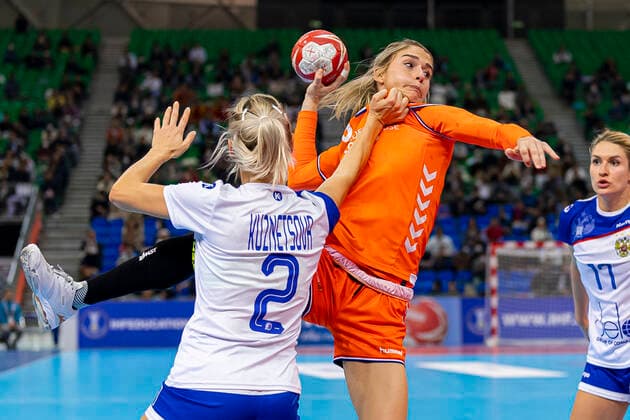 Handball, Womens World Cup 2019, semi-final, Russia Netherlands v left in duel Polina Kuznetsova Russia and Estavana Polman Netherlands Kumamoto Park Dome Kumamoto Japan