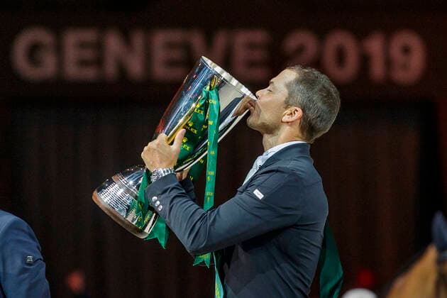 Bilder des Jahres 2019, Sport 12 Dezember Sport Bilder des Tages Genf - CHI Geneve Rolex Grand Slam 2019, FARRINGTON Kent (USA) Genf - CHI Geneve Rolex Grand Slam 2019 Siegerehrung ROLEX Top 10 Finale 19th Rolex IJRC Top 10 Final International Jumping Competition 1m60 Table A: Two Rounds, 1st and 2nd Round Against the Clock 13. Dezember 2019 Â© - *** Geneva CHI Geneve Rolex Grand Slam 2019, FARRINGTON Kent USA Geneva CHI Geneve Rolex Grand Slam 2019 Award Ceremony ROLEX Top 10 Final 19th Rolex IJRC Top 10 Final International Jumping Competition 1m60 Table A Two Rounds, 1st and 2nd Round Against the Clock 13 December 2019 Â©