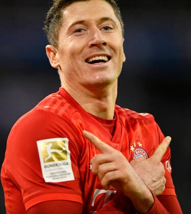 Sport Bilder des Tages TOR zum 2:1 Robert Lewandowski FC Bayern München Torjubel Gestik, Geste FC Bayern München FCB vs SV Werder Bremen 14.12.2019 DFL REGULATIONS PROHIBIT ANY USE OF PHOTOGRAPHS AS IMAGE SEQUENCES AND OR QUASI-VIDEO FC Bayern München FCB vs SV Werder Bremen *** Goal to the 2 1 Robert Lewandowski FC Bayern Munich Torjubel Gestictics, gesture FC Bayern Munich FCB vs SV Werder Bremen 14 12 2019 DFL REGULATIONS PROHIBIT ANY USE OF PHOTOGRAPHS AS IMAGE SEQUENCES AND OR ORQUASI VIDEO FC Bayern Munich FCB vs SV Werder Bremen