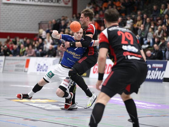 v l Leif Tissier Handball Sport Verein Hamburg 7 , Patryk Walczak TuS N Luebbecke 7 , Marian Orlowski TuS N Luebbecke 29 GER, Handball, 2 Bundesliga, TuS N Luebbecke v Handball Sport Verein Hamburg, 14 12 2019 Luebbecke Copyright: xStrohdiekx Eibner-Pressefotox EP_jsk