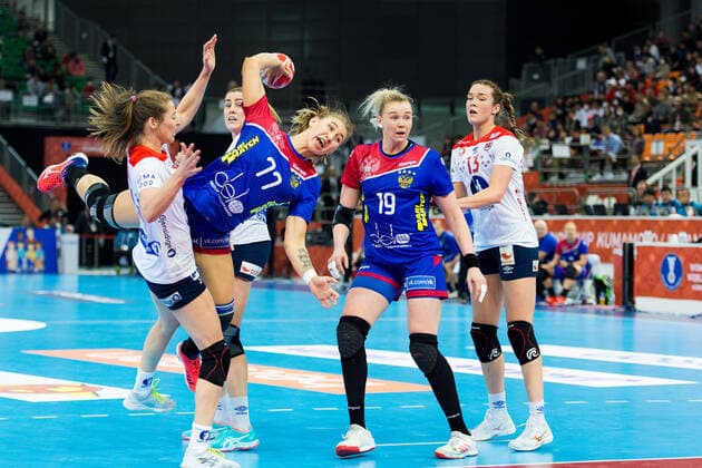 191215 Yaroslava Frolova and Kseniia Makeeva of Russia during the Women s World Handball Championship bronze game between Norway and Russia on December 15, 2019 in Kumamoto Photo Daniel Stiller Bildbyran kod DS 59431 bbeng dam women handball handboll world handball championship 2019 handball norway norge vm russia ryssland,  Copyright: DANIELxSTILLER BB191215DS007