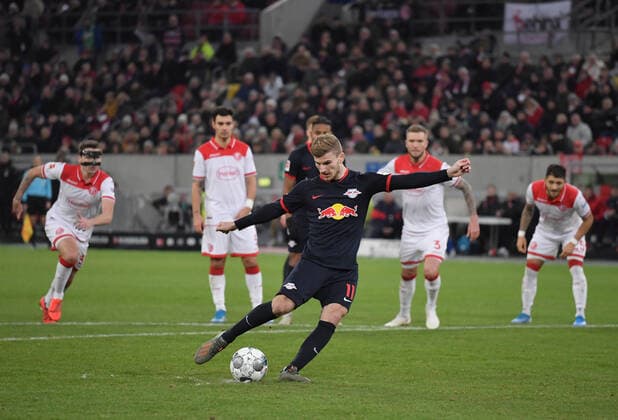 14.12.2019, Fussball GER, Saison 2019 2020, 1. Bundesliga, 15. Spieltag, Fortuna Duesseldorf - RB Leipzig 0:3, Timo Werner (RB Leipzig) verwandelt den Handelfmeter zum 0:2 Duesseldorf Nordrhein Westfalen Deutschland *** 14 12 2019, Soccer GER, Season 2019 2020, 1 Bundesliga, 15 Matchday, Fortuna Duesseldorf RB Leipzig 0 3, Timo Werner RB Leipzig converts the penalty kick to 0 2 Duesseldorf Nordrhein Westfalen Germany Team2