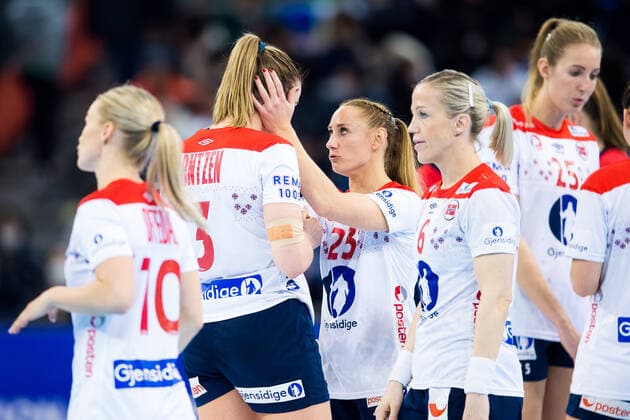 191215 Camilla Herrem of Norway looks dejected after loosing the Women s World Handball Championship bronze game between Norway and Russia on December 15, 2019 in Kumamoto Photo Daniel Stiller Bildbyran kod DS 59431 bbeng dam women handball handboll world handball championship 2019 handball norway norge vm russia ryssland depp,  Copyright: DANIELxSTILLER BB191215DS038