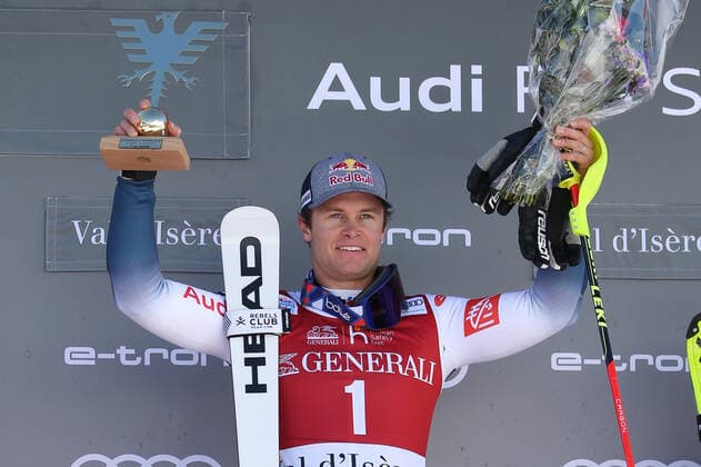 Bilder des Jahres 2019, Sport 12 Dezember ALPINE SKIING - FIS WC Val d Isere VAL D ISERE,FRANCE,15.DEC.19 - ALPINE SKIING - FIS World Cup, slalom, men, award ceremony. Image shows Alexis Pinturault (FRA). GEPAxpictures xMathiasxMandl