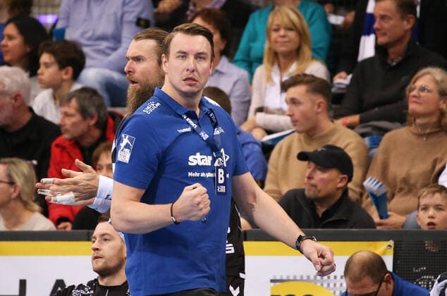 15 12 2019, Germany, Stuttgart, Handball 1 Bundesliga Season 2019 2020 TVB 1898 Stuttgart vs. THW Kiel THW Trainer Filip Jicha