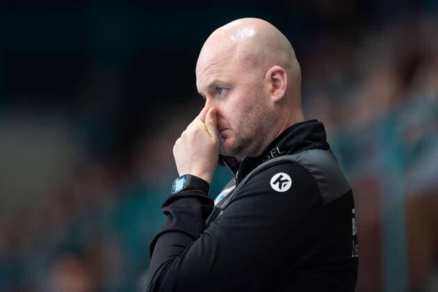 Minden, Germany 15 12 2019 1 Handball Bundesliga 2019 2020 GWD Minden vs. HC Erlangen Adalsteinn Eyjolfsson Trainer Erlangen Minden North Rhine-Westphalia Germany Kampa Halle