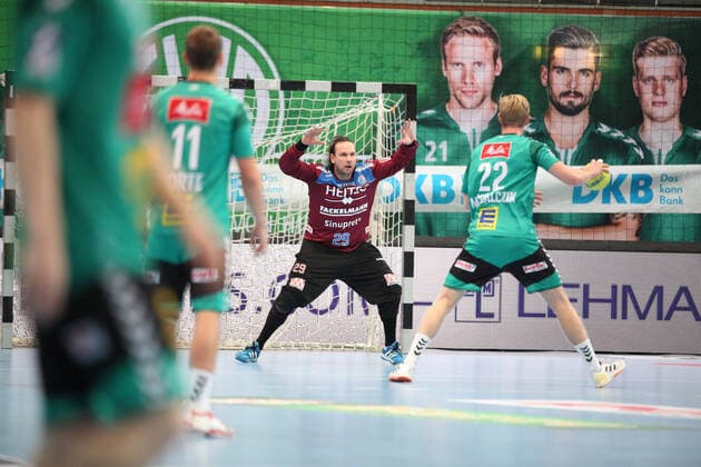 v l Nikolas Katsigiannis HC Erlangen 29 , Marian Michalczik TSV GWD Minden 22 GER, Handball, 1 Bundesliga, TSV GWD Minden against HC Erlangen, 15 12 2019 Minden Copyright: xStrohdiekx Eibner-Pressefotox EP_jsk