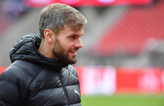 15 12 2019 Soccer Season 2019 2020 2 Soccer Bundesliga 17 Matchday 1 FC Nuremberg Nuremberg FCN Club SV Holstein Kiel Kieler Sportvereinigung Holstein von 1900 DFL regulations prohibit any use of photographs as image sequences and or quasi video Stefan Thesker 5, Holstein Kiel before start of match