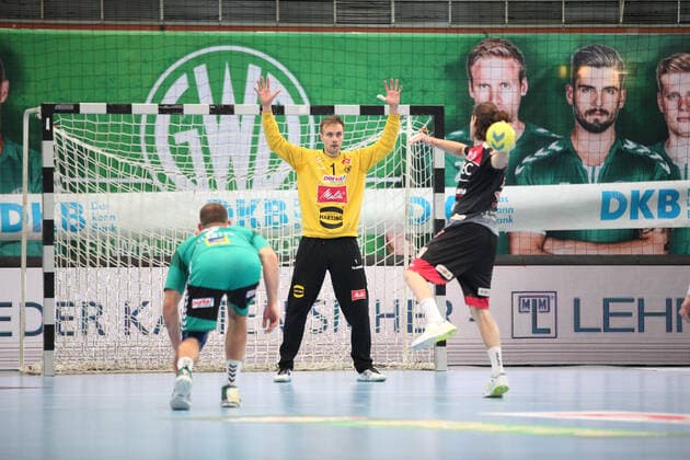 v l Lucas Meister TSV GWD Minden 2 , Espen Christensen TSV GWD Minden 1 , Johannes Sellin HC Erlangen 5 GER, Handball, 1 Bundesliga, TSV GWD Minden vs. HC Erlangen, 15 12 2019 Minden Copyright: xStrohdiekx Eibner-Pressefotox EP_jsk