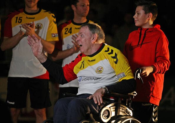 15 12 2019, xmohx, Handball URSAPHARM Allstar Game, All Star Team Germany DHB Saarland Handball Allstars Saar emspor, v l Handball Legend Joachim Deackerm Saar DFL DFB REGULATIONS PROHIBIT ANY USE OF PHOTOGRAPHS as IMAGE SEQUENCES and or QUASI VIDEO Homburg Erbach
