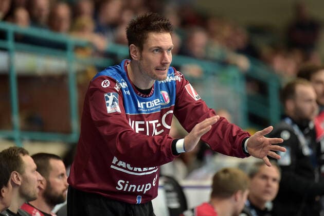 15-12-2019 pmk NB184680 Handball Herren Bundesliga Saison 2019 2020 HC Erlangen Carsten LICHTLEIN (01) -Torwart- Erlangen *** 15 12 2019 pmk NB184680 Handball Men Bundesliga Saison 2019 2020 HC Erlangen Carsten LICHTLEIN 01 Goalkeeper Erlangen