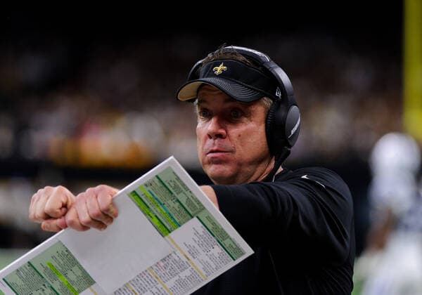 December 16 2019: New Orleans Saints head coach Sean Payton calls plays during the 1st half of the NFL, American Football Herren, USA game between the New Orleans Saints and the New Orleans Saints at the Mercedes Benz Superdome in New Orleans, LA. CSM NFL Football 2019: Colts vs Saints DEC 16 - ZUMAc04_ 20191216_zaf_c04_069 Copyright: xMatthewxLynchx