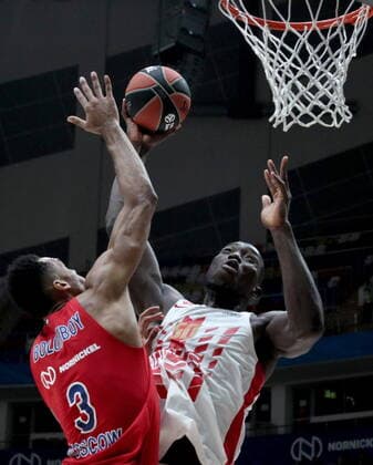 MOSCOW, RUSSIA - DECEMBER 18, 2019: Crvena Zvezda Belgrade s Michael Ojo (R) and CSKA Moscow s Joel Bolomboy in the 2019 20 Euroleague Regular Season Round 14 basketball match between CSKA Moscow and Crvena Zvezda Belgrade at the Megasport Arena. Alexander Shcherbak TASS  TS0C7D23