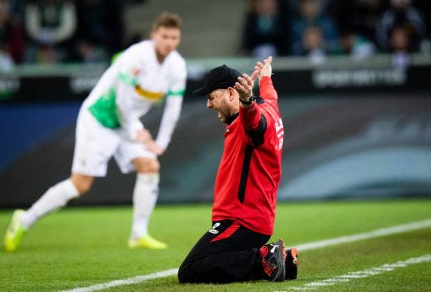 Mönchengladbach, 18 12 2019 Coach Steffen Baumgart PB despairs Borussia Mönchengladbach SC Paderborn
