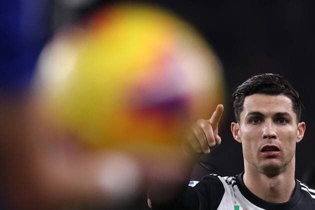 Bilder des Jahres 2019, Sport 12 Dezember Sport Themen der Woche KW51 Sport Bilder des Tages Cristiano Ronaldo of Juventus indicates towards the matchball during the Serie A match at Luigi Ferraris, Genoa. Picture date: 18th December 2019. Picture credit should read: Jonathan Moscrop Sportimage EDITORIAL USE ONLY. No use with unauthorised audio, video, data, fixture lists, club league logos or live services. Online in-match use limited to 120 images, no video emulation. No use in betting, games or single club league player publications. SPI-0378-0076