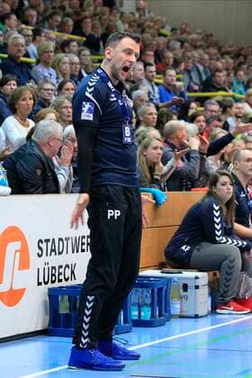 2 Bundesliga Handball VfL Luebeck Schwartau TSV Bayer Dormagen 20 12 2019, Hansehalle Luebeck, GER, 2 Bundesliga Handball VfL Luebeck Schwartau TSV Bayer Dormagen in the picture picture shows Coach Piotr Przybecki VfL Luebeck Schwartau is furious nordphotox xTauchnitz nph00059