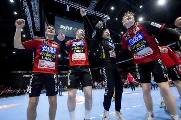victory pose MTV Braunschweig MTV Vorsfelde MTV Braunschweig MTV Vorsfelde, Handball, Oberliga, Season 2019 2020, 20 12 2019 Braunschweig Copyright: xDanielxReinelt xEibner-Pressefotox EP_drt
