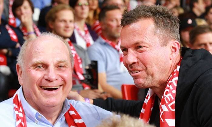Bilder des Jahres 2019, Sport 12 Dezember Sport Themen der Woche KW51 Sport Bilder des Tages Uli Hoeneß und Lothar Matthäus im Gespräch Basketball Euroleague FC Bayern Basketball - FC Barcelona, Barca 20.12.2019 *** Uli Hoeneß and Lothar Matthäus in conversation Basketball Euroleague FC Bayern Basketball FC Barcelona 20 12 2019