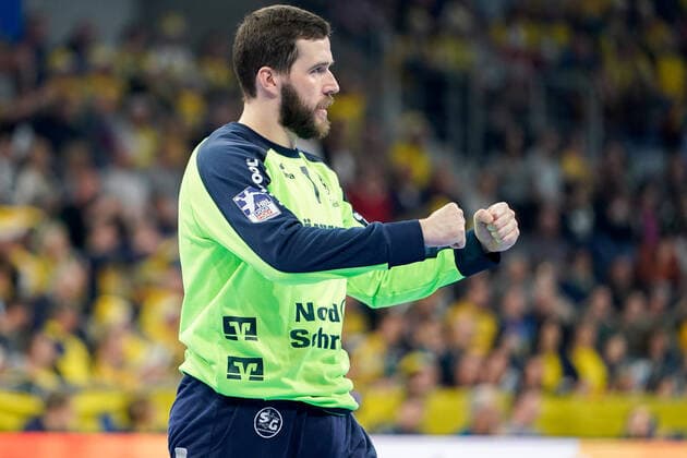 Benjamin Buric Goalkeeper, Flensburg, 1 , frame, cheering, rejoice, celebration, joy, confident, optimistic, game scene, action, action, 21 12 2019, Mannheim Germany , Handball, Bundesliga, Rhein Neckar Löwen SG Flensburg Handewitt xozx