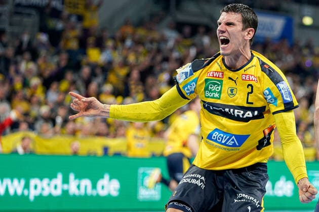 Goalscorer Andre Schmid Andy Schmid, RNL, 2 , cheers for a goal, cheers, goal celebration, goal scoring, celebrate the goal, goal, celebration, cheers for the goal, optimistic, game scene, highlight, single picture, action, action, 21 12 2019, Mannheim Germany , Handball, Bundesliga, Rhein Neckar Löwen SG Flensburg Handewitt xozx