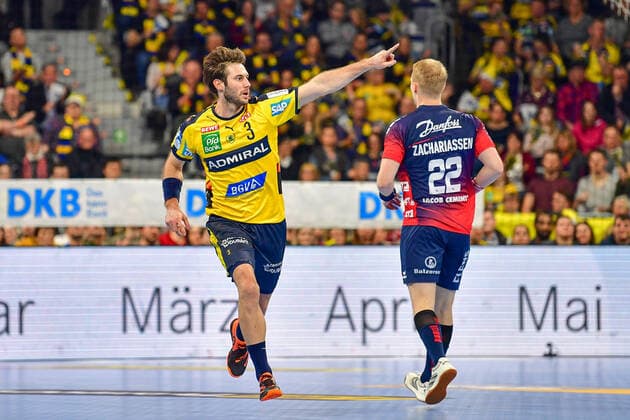 LIQUI MOLY Handball Bundesliga 2019 2020 21 12 2019 Rhein Neckar Löwen SG Flensburg Handewitt, SAP Arena Mannheim Uwe Gensheimer RNL, 3 Anders Zachariassen SG Flensburg Handewitt, 22 Gensheimer at goal celebration, 21 12 2019, Mannheim Germany , Handball, Bundesliga, Rhein Neckar Löwen SG Flensburg Handewitt xshx