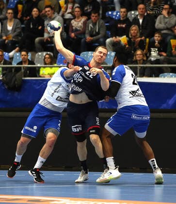 21 12 2019, Germany, Bietigheim, Handball 2 Bundesliga Men Season 2019 2020 SG BBM Bietigheim vs. TV 05 07 Hüttenberg vs. l Merlin Foot TVH , Jonas Link BBM , Dieudonne Mubenzem TVH
