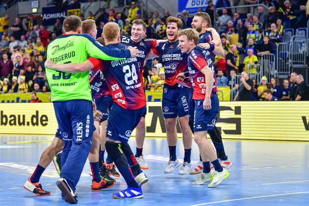 LIQUI MOLY Handball Bundesliga 2019 2020 21 12 2019 Rhein Neckar Löwen SG Flensburg Handewitt, SAP Arena Mannheim The SG Flensburg Handewitt cheers after the final whistle Away victory emotions, 21 12 2019, Mannheim Germany , Handball, Bundesliga, Rhein Neckar Löwen SG Flensburg Handewitt xshx