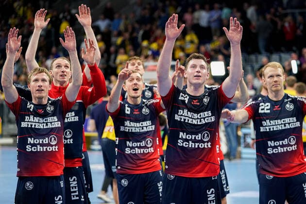 Players of the SG Flensburg Handewitt, cheering after the final whistle, victory, winner, winner, cheers, cheers, joy, optimistic, highlight, action, action, 21 12 2019, Mannheim Germany , Handball, Bundesliga, Rhein Neckar Löwen SG Flensburg Handewitt xozx