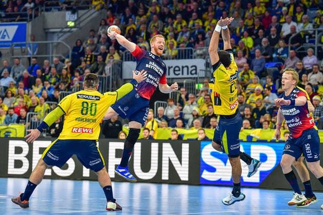 LIQUI MOLY Handball Bundesliga 2019 2020 21 12 2019 Rhein Neckar Löwen SG Flensburg Handewitt, SAP Arena Mannheim Jannik Kohlbacher RNL, 80 Jim Gottfridsson SG Flensburg Handewitt, 24 Ilija Abutovic RNL, 20 Action Goal Throw Defence Attack Jump Throw, 21 12 2019, Mannheim Germany , Handball, Bundesliga, Rhein Neckar Löwen SG Flensburg Handewitt xshx
