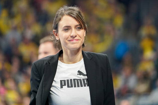 Jennifer Kettemann Managing Director, RNL , single picture, action, action, portrait, portrait, joy, friendly, cheerful, happy, radiant, optimistic, 21 12 2019, Mannheim Germany , Handball, Bundesliga, Rhein Neckar Löwen SG Flensburg Handewitt xozx