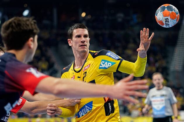 Andre Schmid Andy Schmid, RNL, 2 , on the ball, single picture, action, action, 21 12 2019, Mannheim Germany , Handball, Bundesliga, Rhein Neckar Löwen SG Flensburg Handewitt xozx
