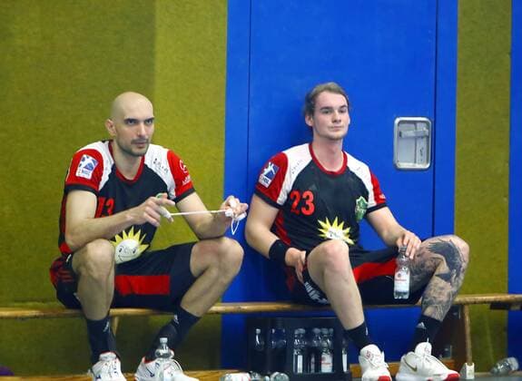 After the match Marko Bagaric Lübbecke and Valentin Spohn Lübbecke, right Handball 2 Liga 2019 20 EHV Aue TuS N Lübbecke 26 26 am 21 12 2019 EHV Aue TuS N Lübbecke