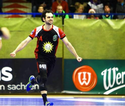In a jubilant mood Peter Strosack Lübbecke Handball 2 Liga 2019 20 EHV Aue TuS N Lübbecke 26 26 am 21 12 2019 EHV Aue TuS N Lübbecke