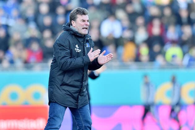 Football 2 Bundesliga 18 Matchday SV Darmstadt 98 Hamburger SV on 21 12 2019 in the Merck Stadium at the Böllenfalltor in Darmstadt Coach Dieter Hecking Hamburg gives loud instructions MT