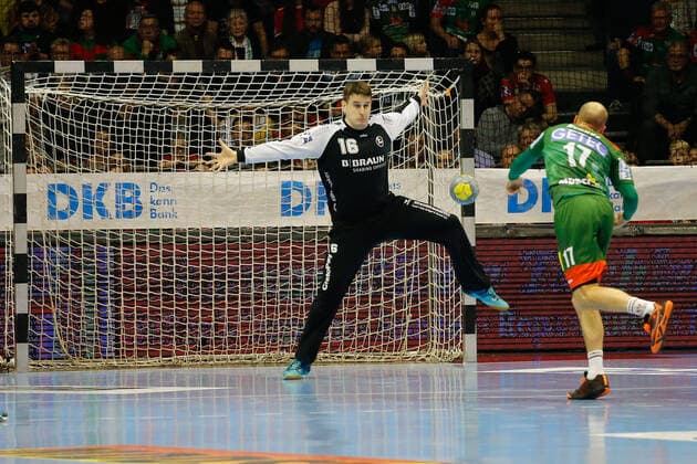22 12 2019, xgox, Handball Liqui Moly HBL, SC Magdeburg MT Melsungen emspor, v l Tim Hornke Magdeburg, 17 throws goal, scorers, scored goal, scores the goal Seven-meter GETEC Arena