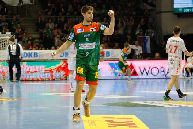 22 12 2019, xgox, Handball Liqui Moly HBL, SC Magdeburg MT Melsungen emspor, v l Piotr Chrapkowski Magdeburg, 3 cheers, cheers for the goal, celebrate the goal, celebration GETEC Arena