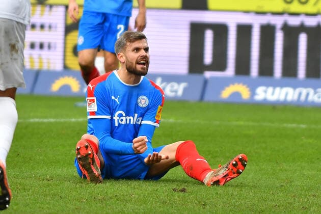 GER, 2 FBL, SV Sandhausen vs. Holstein Kiel 22 12 2019, BWT Stadion am Hardtwald, Sandhausen, GER, 2 FBL, SV Sandhausen vs. Holstein Kiel, DFL REGULATIONS PROHIBIT ANY USE OF PHOTOGRAPHS AS IMAGE SEQUENCES AND OR QUASI VIDEO in picture Stefan Thesker Holstein Kiel 5 nordphotox xFabisch nordphoto00100