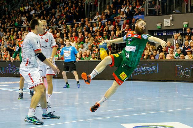 22 12 2019, xgox, Handball Liqui Moly HBL, SC Magdeburg MT Melsungen emspor, v l Moritz Preuss Magdeburg, 95 shoots goal, scorer, scored goal, scores the goal GETEC Arena
