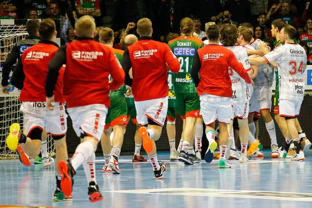22 12 2019, xgox, Handball Liqui Moly HBL, SC Magdeburg MT Melsungen emspor, v l players of both teams clash, duel, fight, tackle GETEC Arena