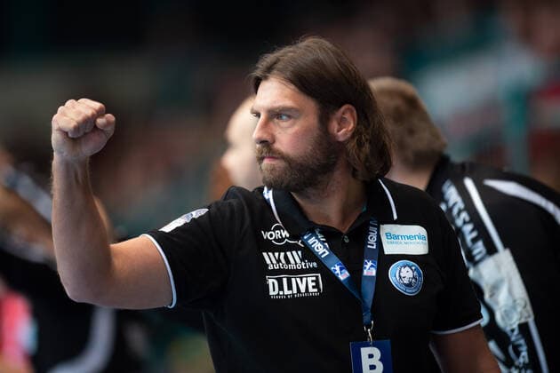 Minden, Germany 22 12 2019 1 Handball Bundesliga 2019 2020 GWD Minden vs Bergischer HC Sebastian Hinze Coach Bergischer HC Minden North Rhine-Westphalia Germany Kampa Halle