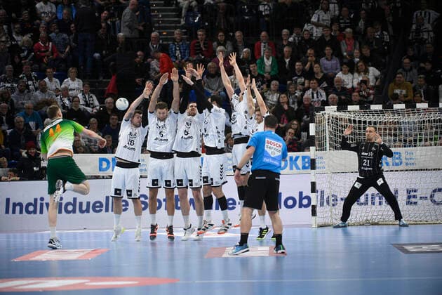 Lenny Rubin Wetzlar, 44 throws into the Kieler Block, Handball Bundesliga, Liqui Moly HBL, Men, 18 Matchday, THW Kiel vs HSG Wetzlar, 22 12 19 Kiel Sparkassen Arena Schleswig Holstein Germany