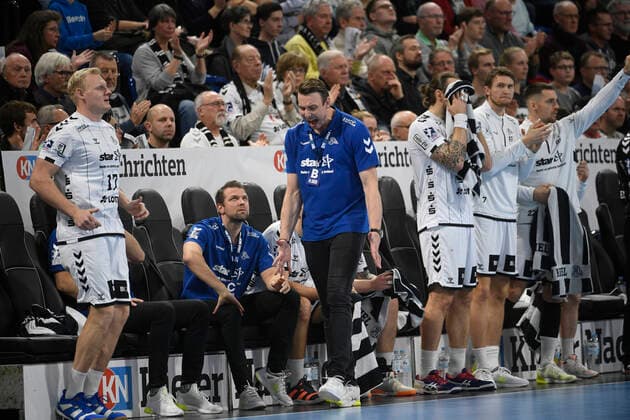 THW Coach Filip Jicha screams out the frustration, Handball Bundesliga, Liqui Moly HBL, Men, 18 Matchday, THW Kiel vs HSG Wetzlar, 22 12 19 Kiel Sparkassen Arena Schleswig Holstein Germany