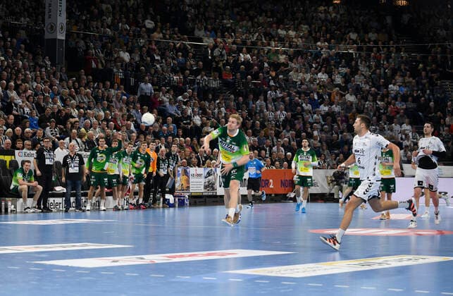 Anton Lindskog Wetzlar, 66 scores an empty THW goal, Handball Bundesliga, Liqui Moly HBL, Men, 18 Matchday, THW Kiel vs HSG Wetzlar, 22 12 19 Kiel Sparkassen Arena Schleswig Holstein Germany